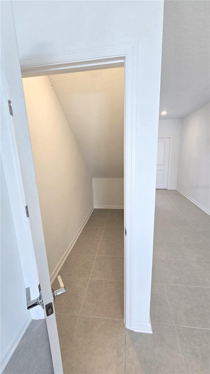 5618 GINGHAM DRIVE — photo 11 of 39