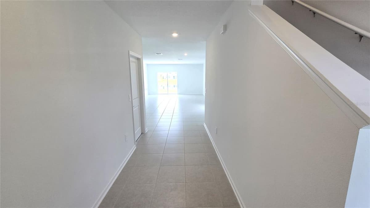 5618 GINGHAM DRIVE — photo 4 of 39