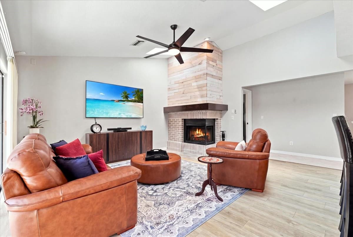 3441 HINSDALE COURT — photo 12 of 61