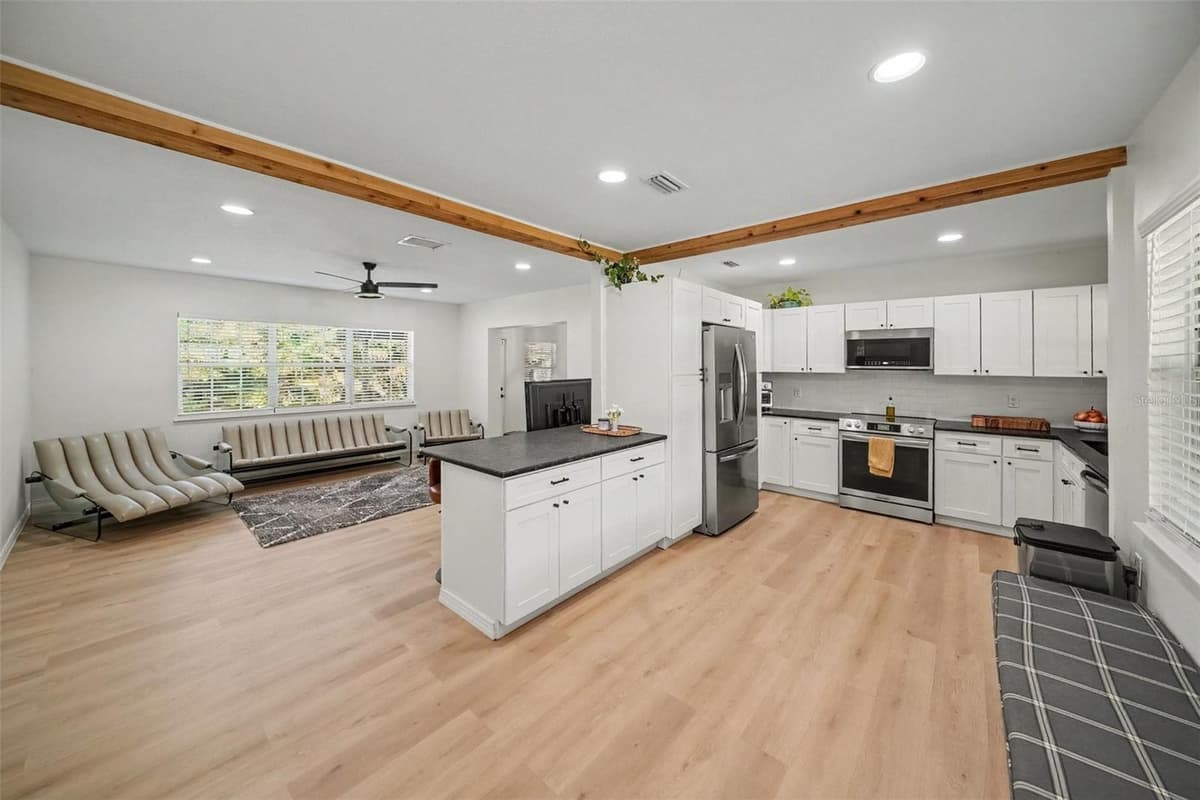 4636 BAY COURT AVENUE — photo 3 of 30
