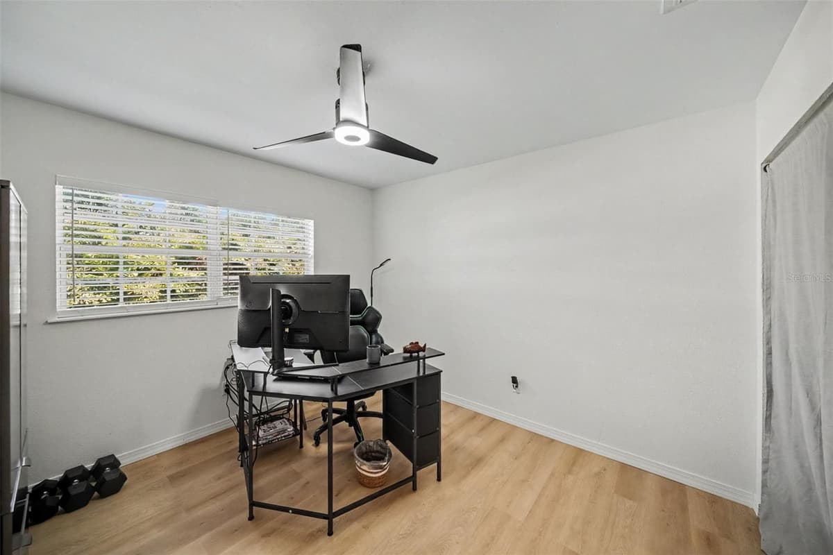 4636 BAY COURT AVENUE — photo 9 of 30