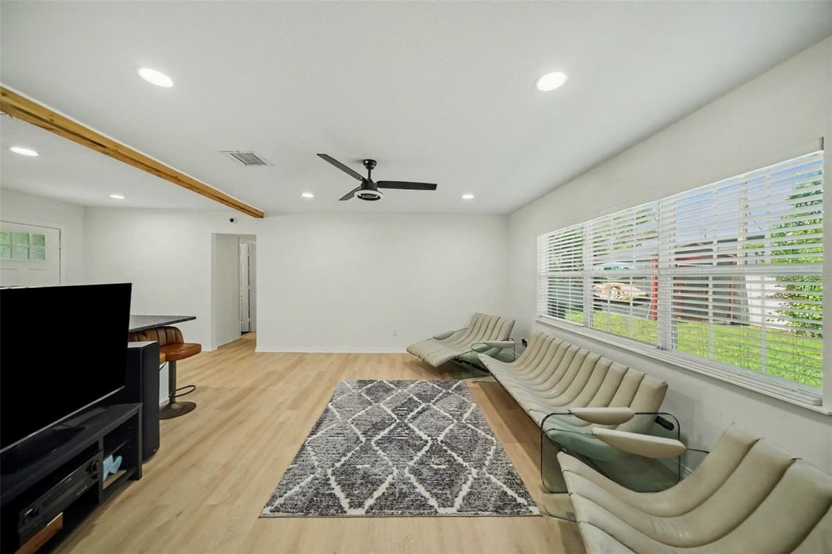 4636 BAY COURT AVENUE — photo 8 of 30