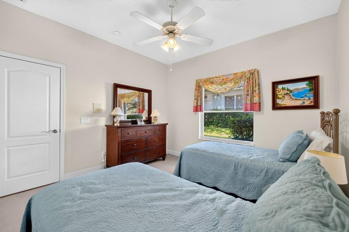 4 LAKEVIEW LANE — photo 17 of 39