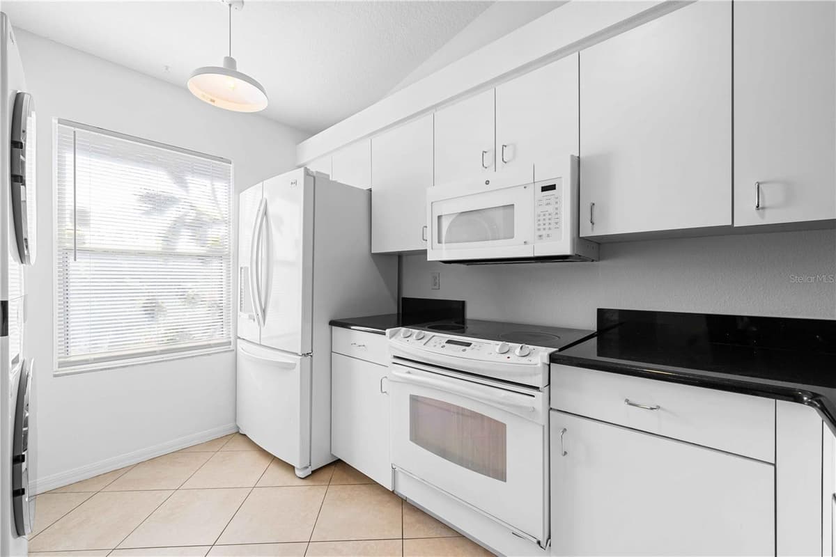 630 JEFFERSON AVENUE — photo 13 of 28