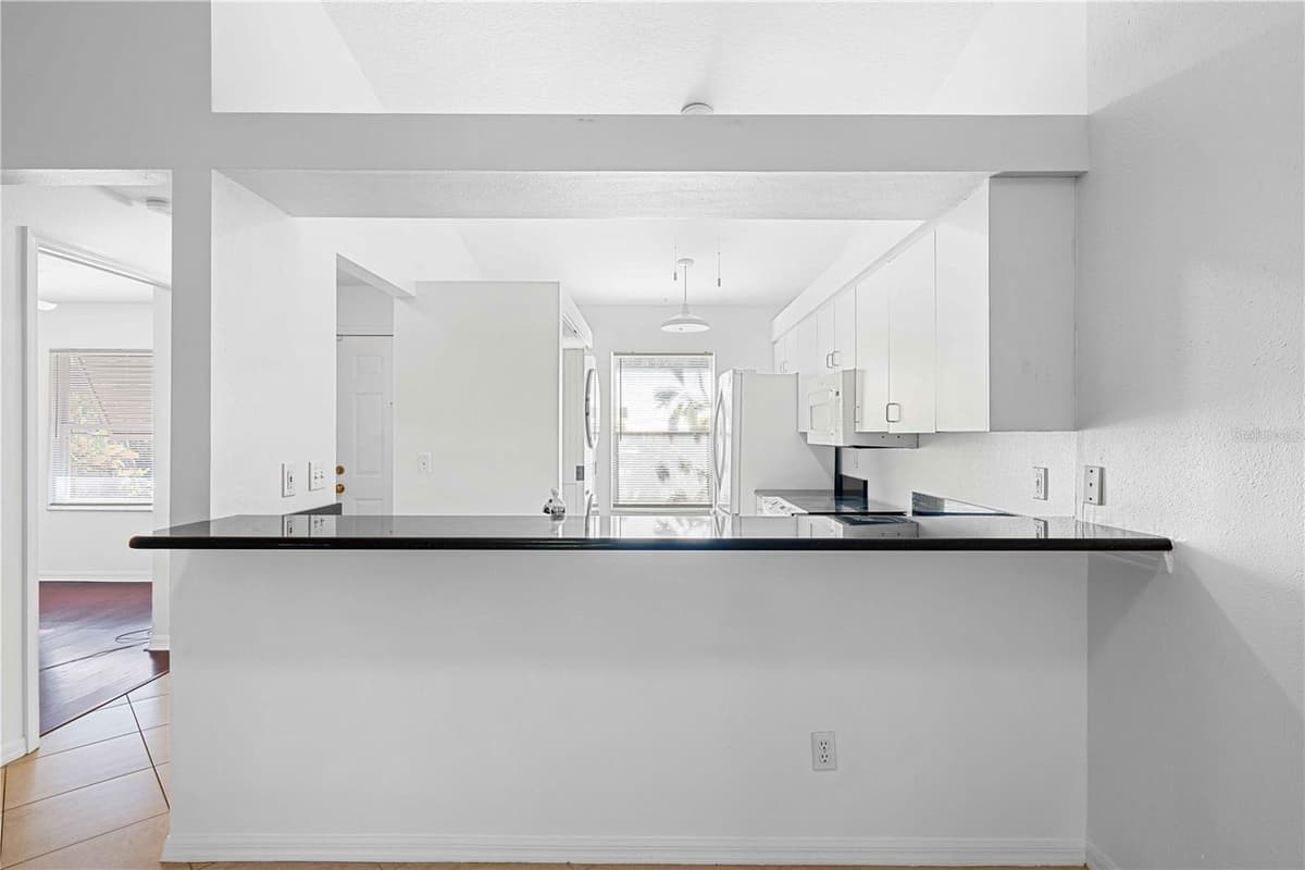 630 JEFFERSON AVENUE — photo 10 of 28