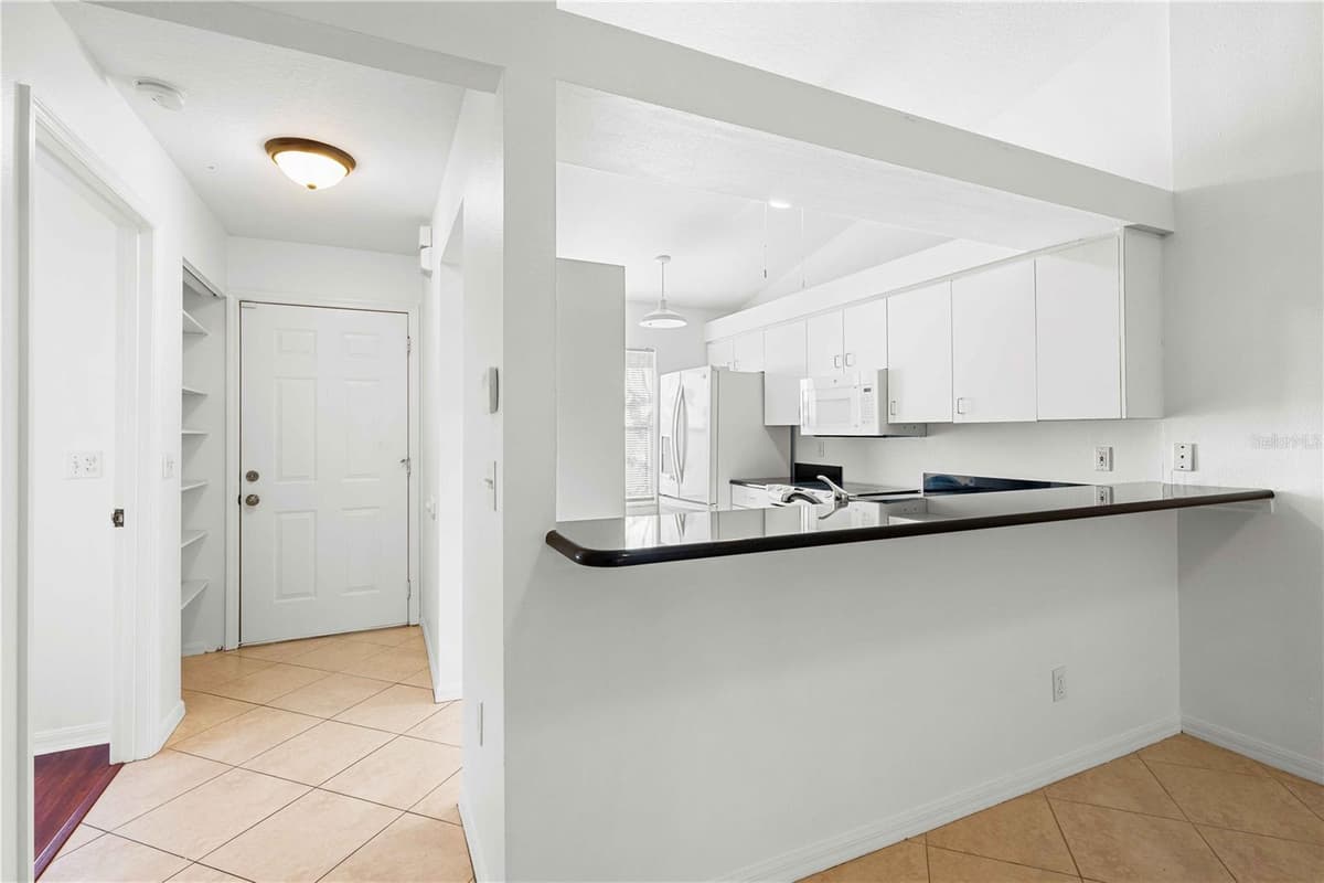 630 JEFFERSON AVENUE — photo 9 of 28