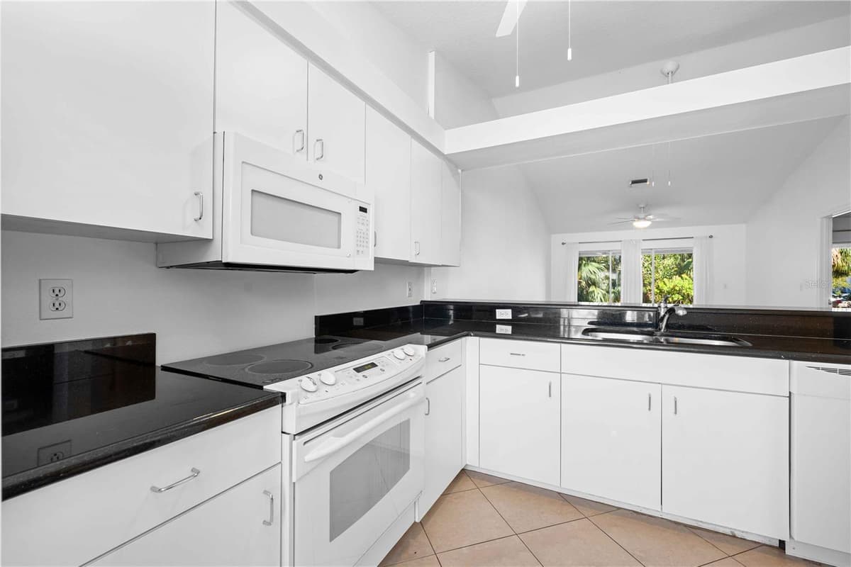 630 JEFFERSON AVENUE — photo 15 of 28