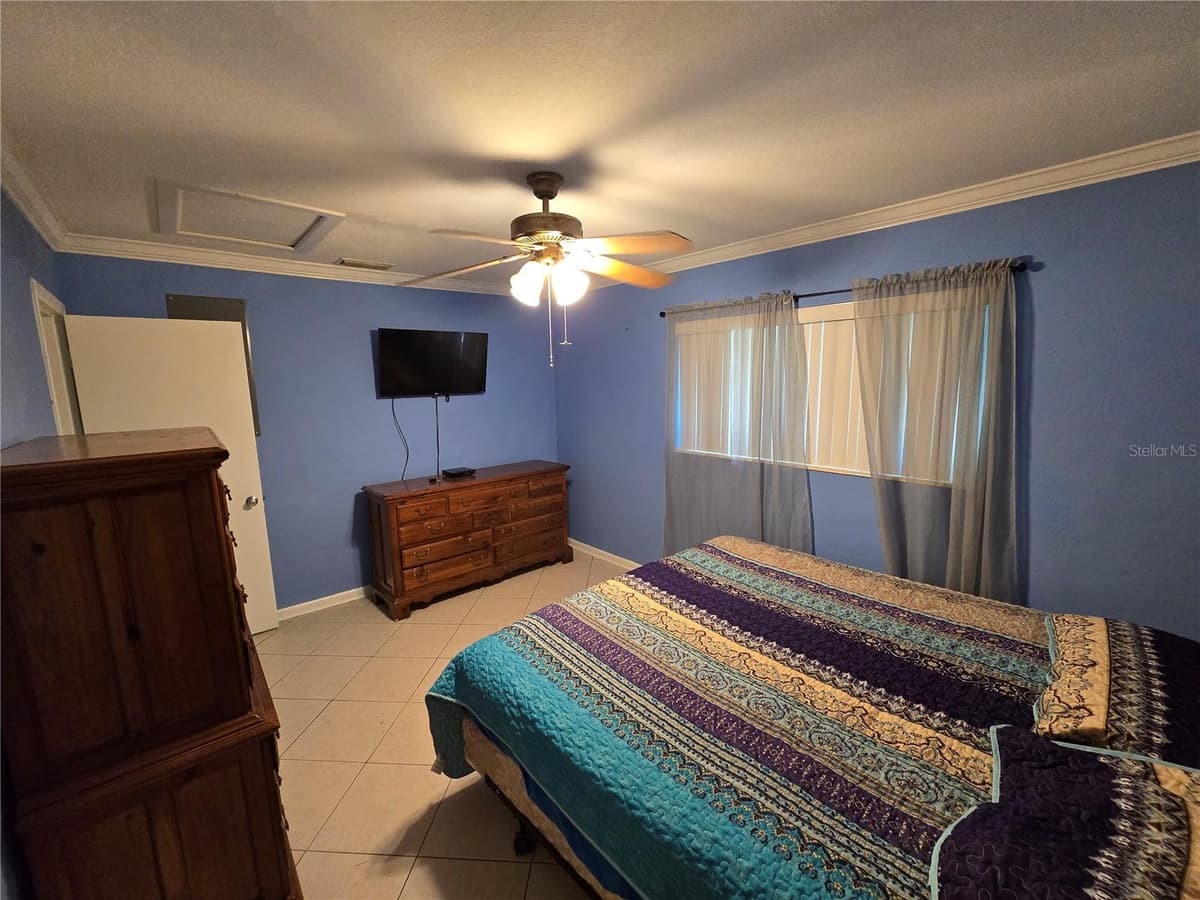 2456 EDNOR STREET — photo 8 of 23