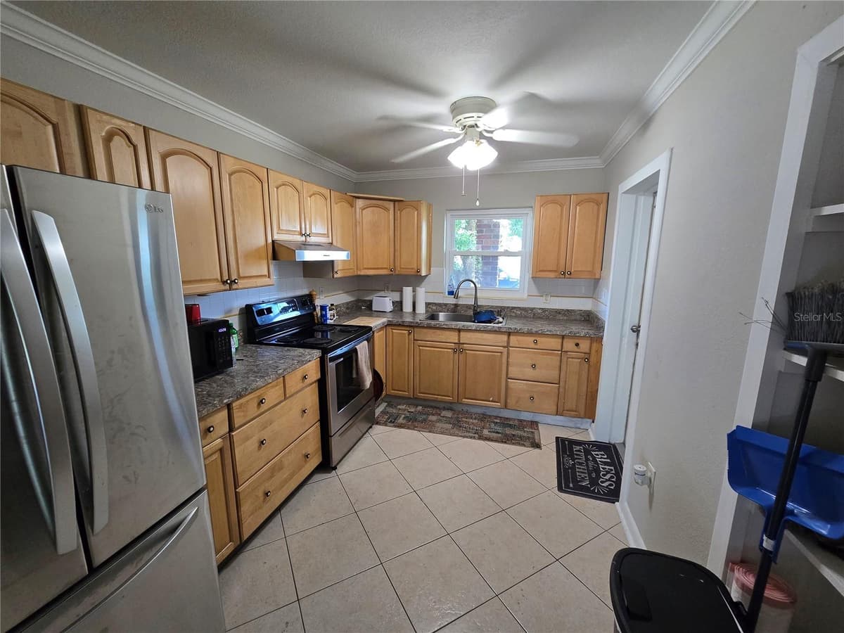 2456 EDNOR STREET — photo 6 of 23