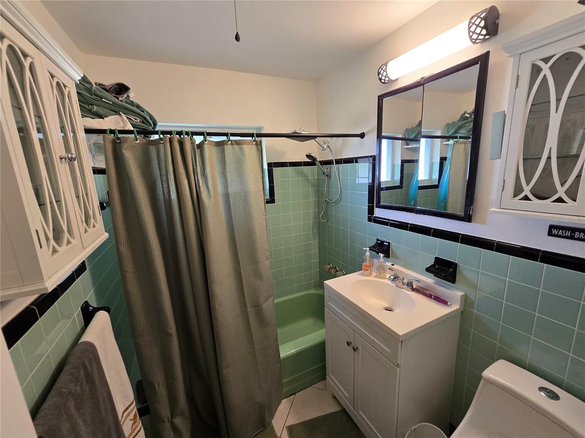 2456 EDNOR STREET — photo 12 of 23