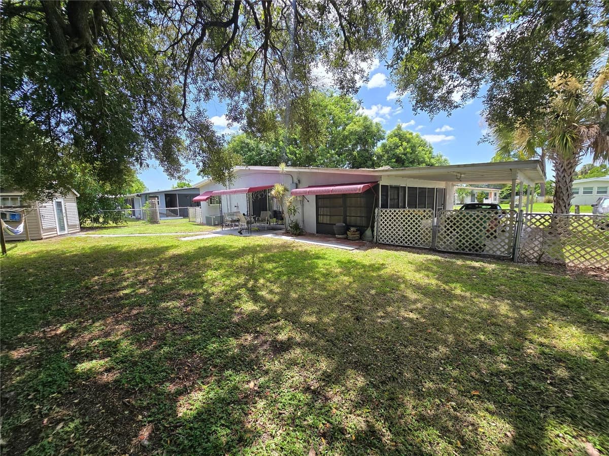 2456 EDNOR STREET — photo 15 of 23