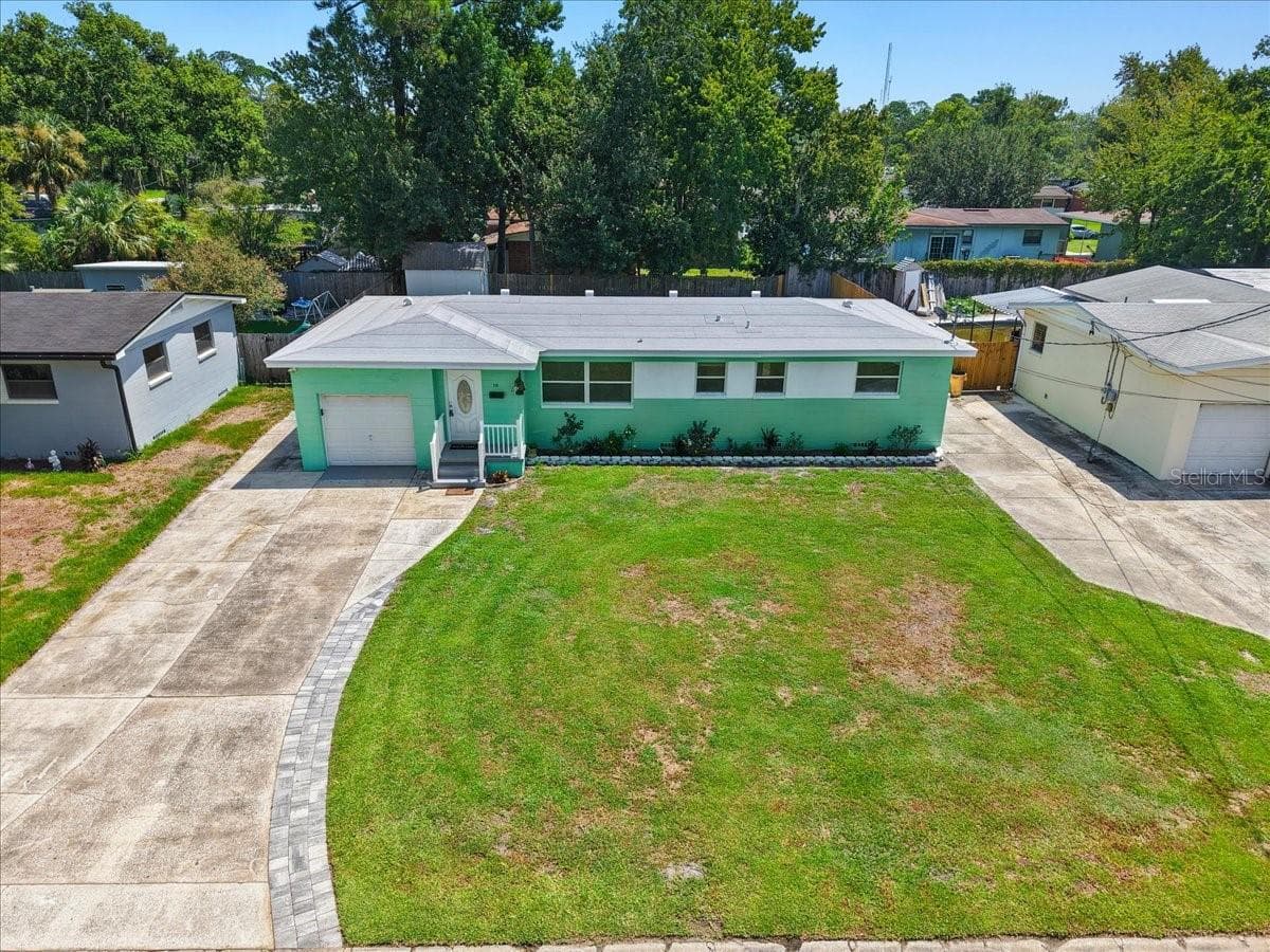 2125 LOU DRIVE — photo 3 of 53
