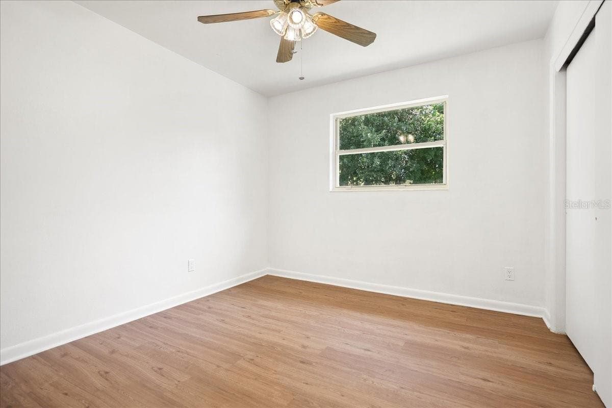 2125 LOU DRIVE — photo 22 of 53