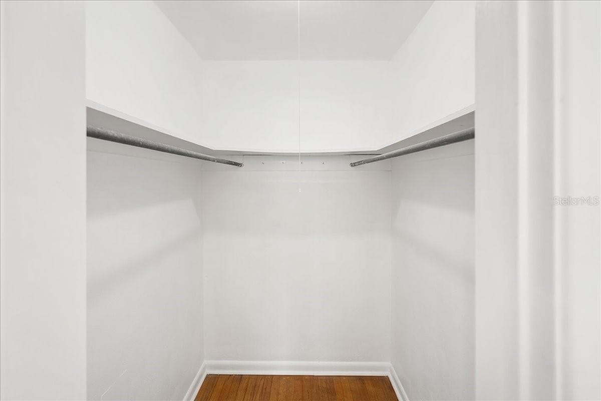 2125 LOU DRIVE — photo 39 of 53