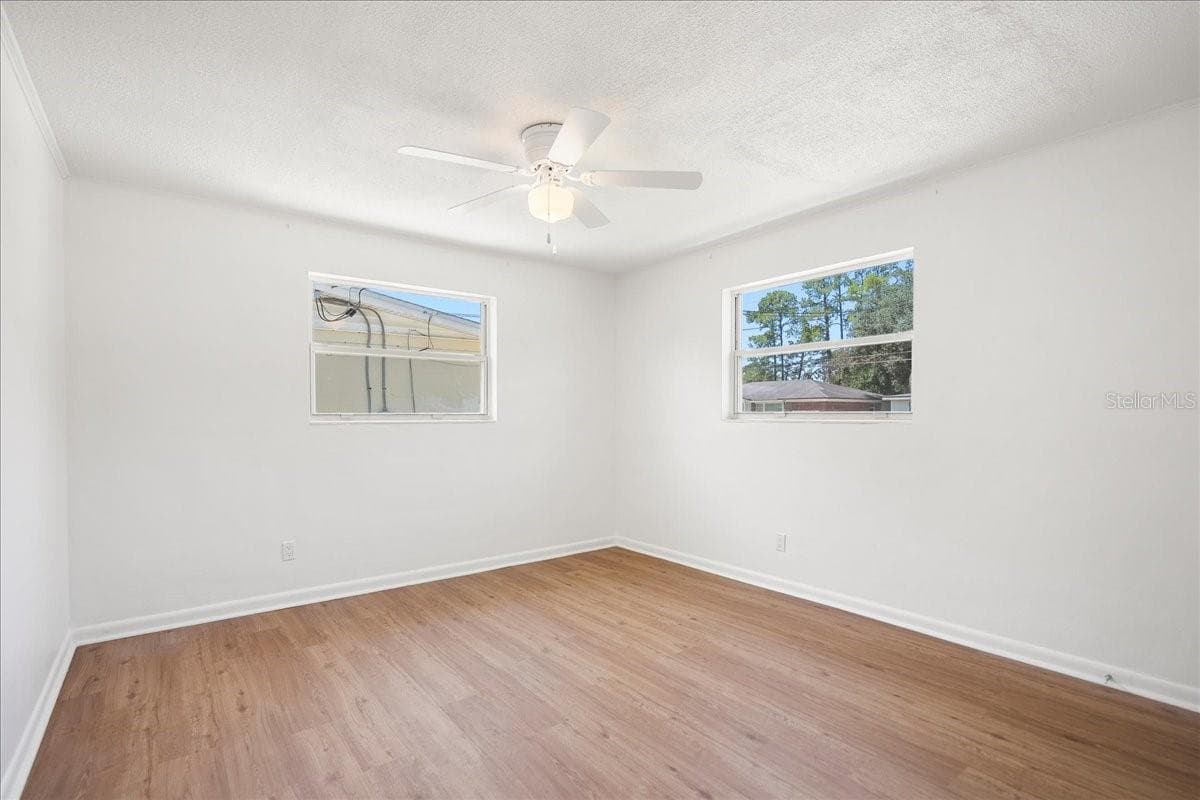 2125 LOU DRIVE — photo 35 of 53