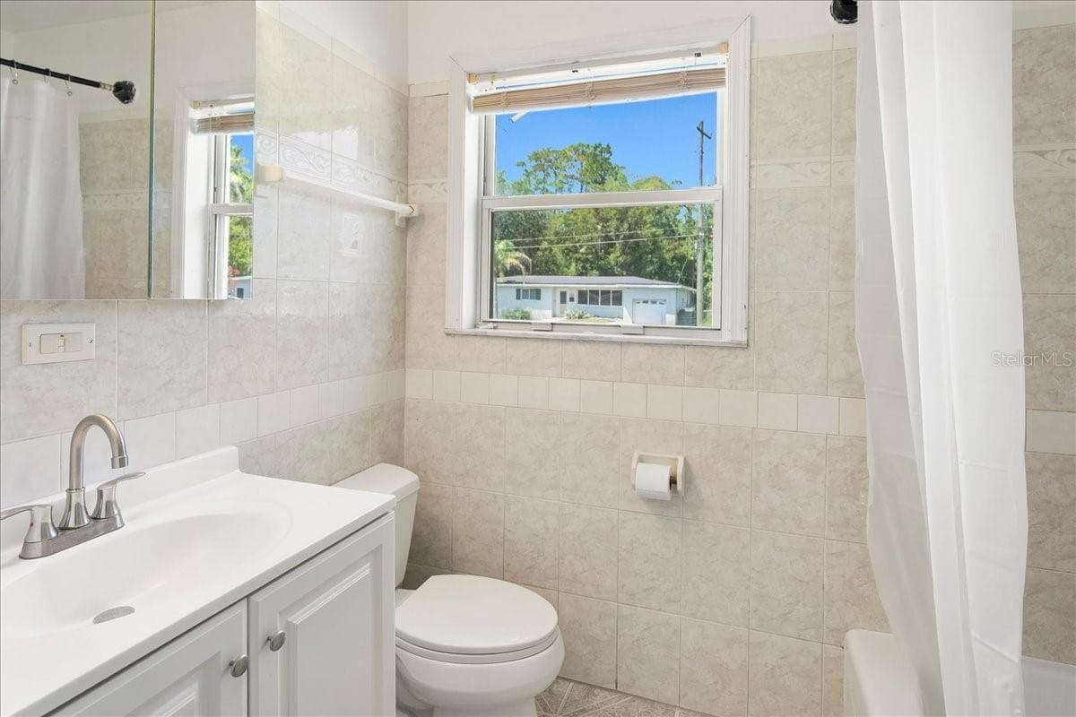 2125 LOU DRIVE — photo 28 of 53