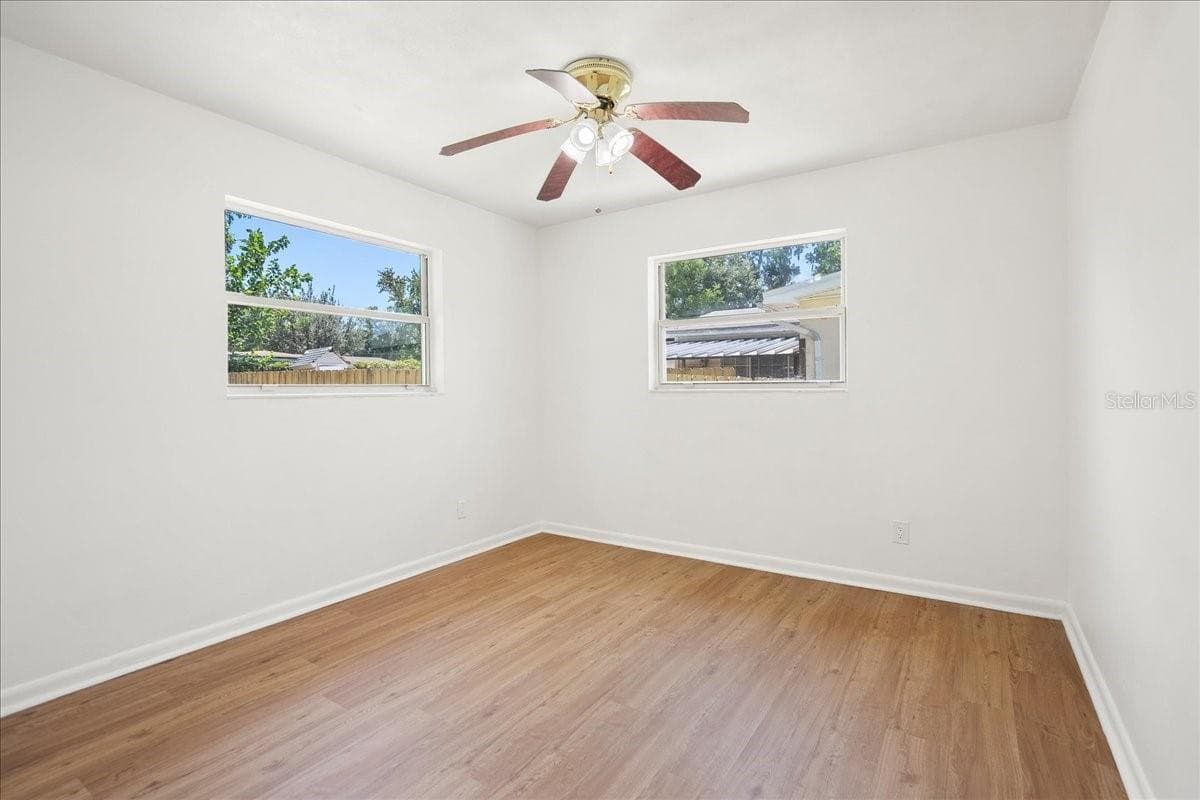 2125 LOU DRIVE — photo 31 of 53
