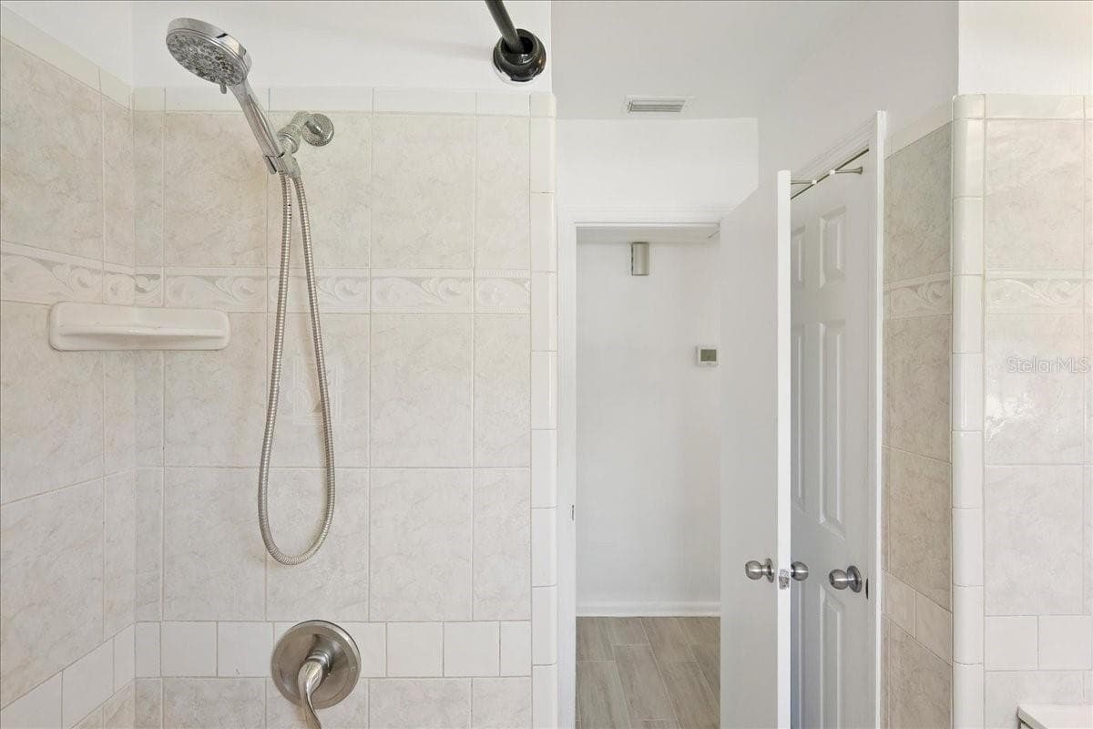 2125 LOU DRIVE — photo 26 of 53