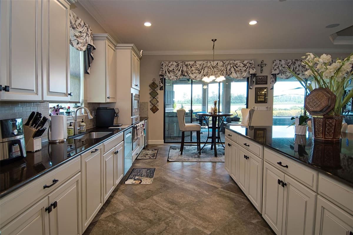 3456 FORSYTHIA DRIVE — photo 36 of 74