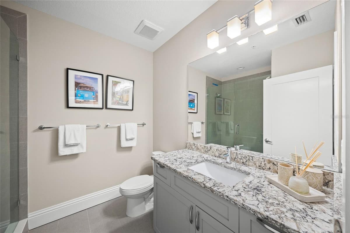 72 SCHOOL AVENUE — photo 19 of 81