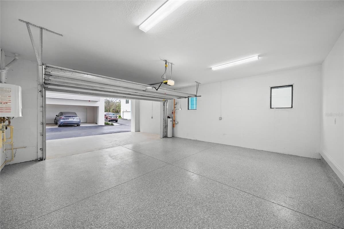 72 SCHOOL AVENUE — photo 38 of 81
