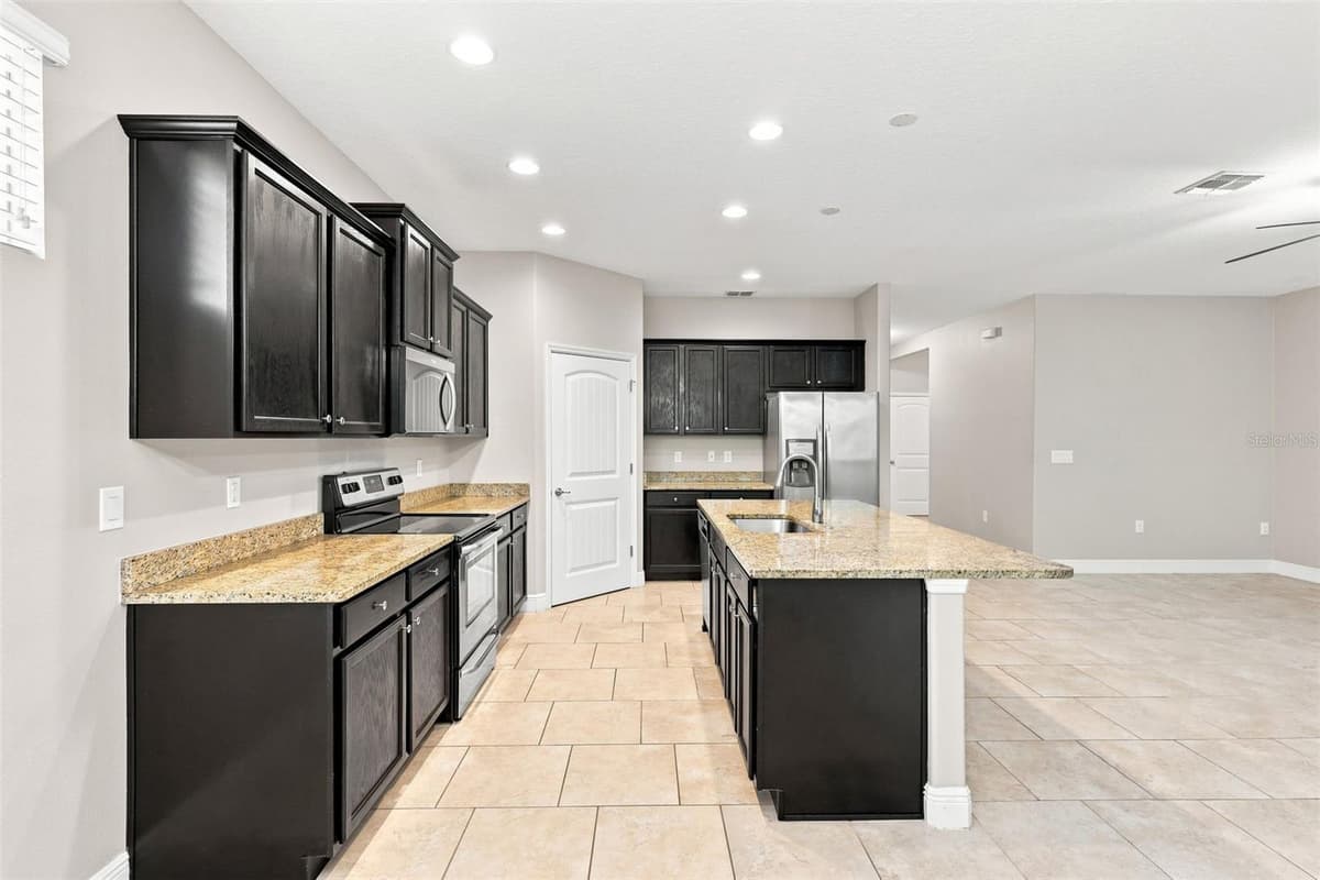 463 RIVER SQUARE LANE — photo 11 of 45