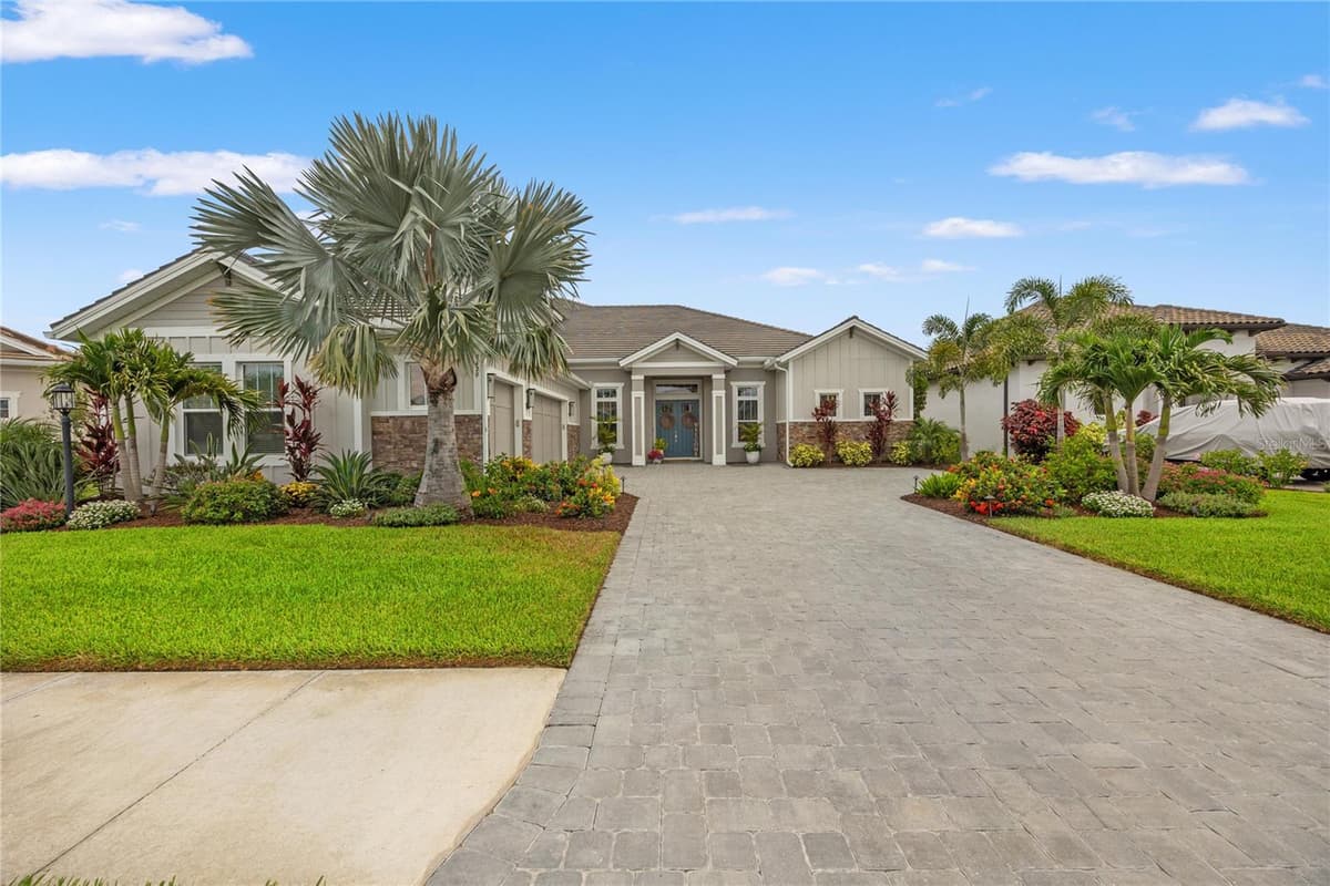 9479 TEQUILA SUNRISE DRIVE — photo 2 of 58