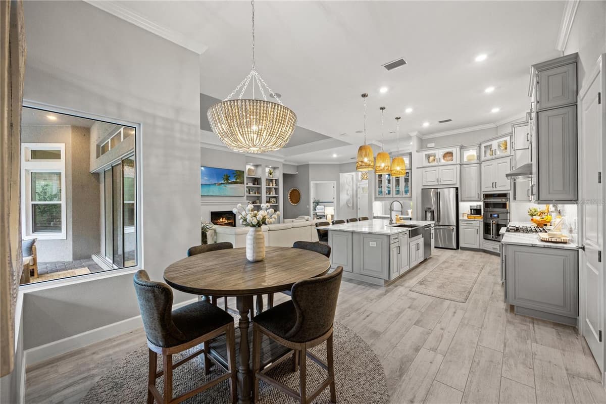 9479 TEQUILA SUNRISE DRIVE — photo 15 of 58