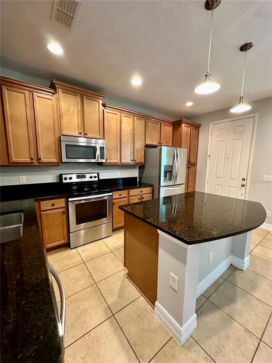 10083 EAGLE CREEK CENTER BOULEVARD — photo 4 of 14