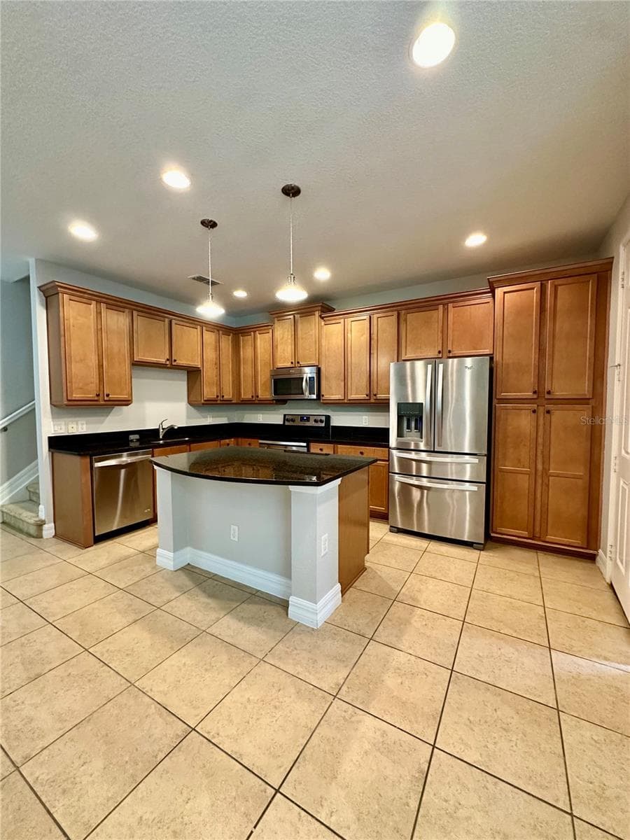 10083 EAGLE CREEK CENTER BOULEVARD — photo 5 of 14