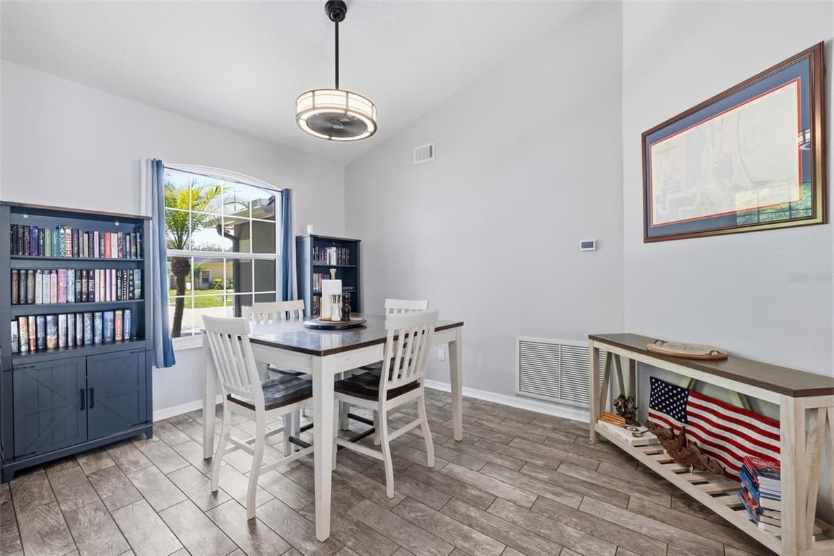 12020 RUNNING FOX CIRCLE — photo 11 of 31