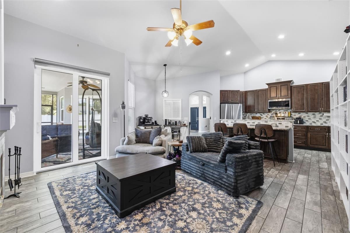 12020 RUNNING FOX CIRCLE — photo 4 of 31