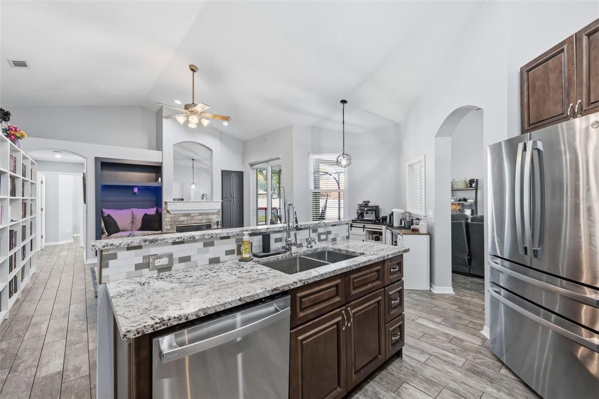 12020 RUNNING FOX CIRCLE — photo 8 of 31