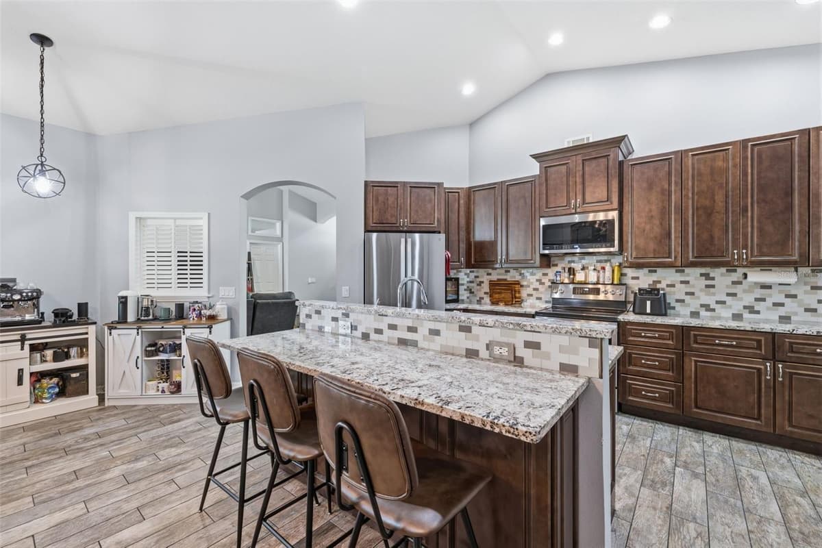 12020 RUNNING FOX CIRCLE — photo 5 of 31