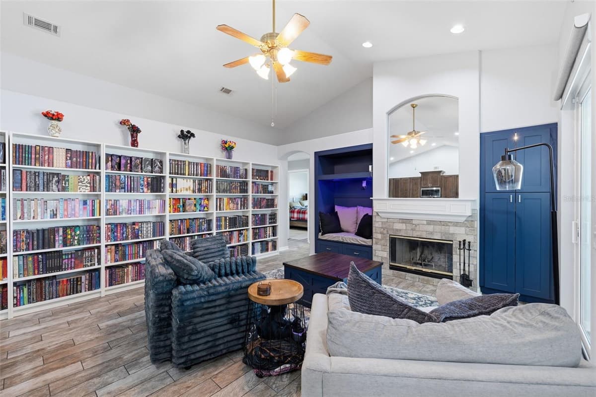 12020 RUNNING FOX CIRCLE — photo 9 of 31