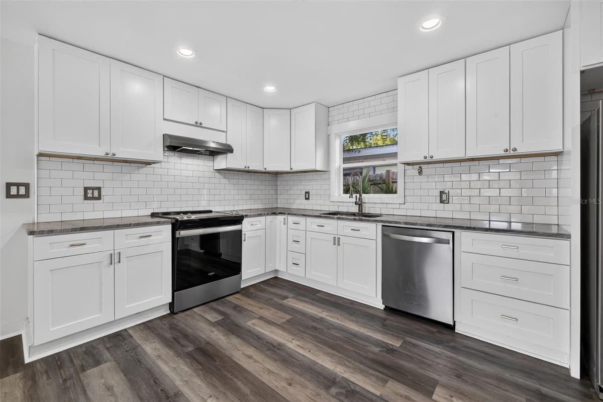 2175 43RD AVENUE — photo 8 of 26