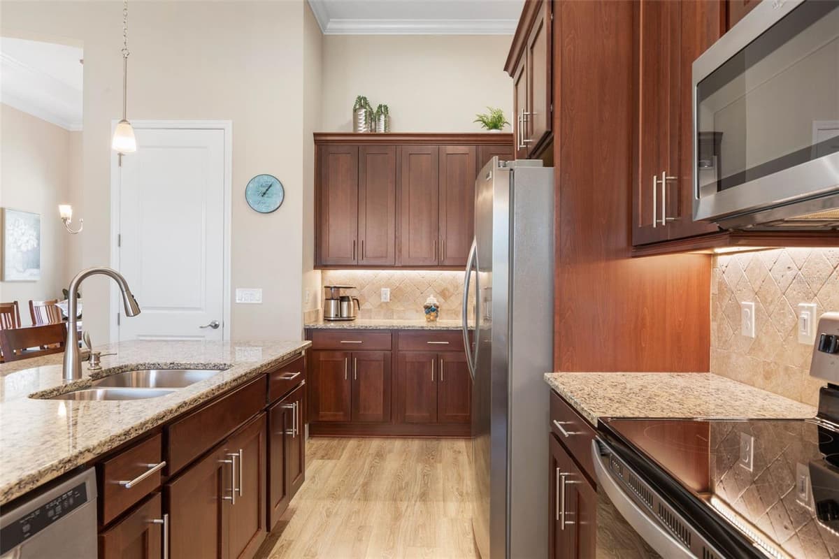 15 FAIRCHILD LANE — photo 18 of 57
