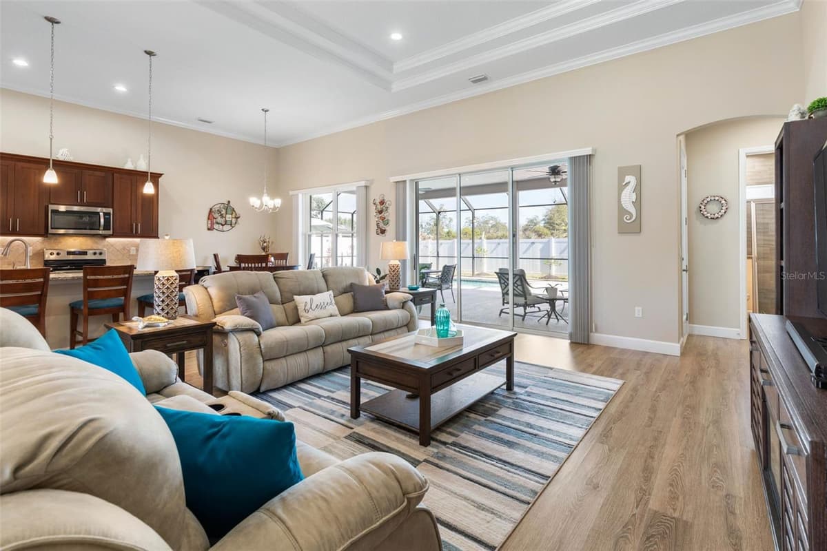 15 FAIRCHILD LANE — photo 10 of 57
