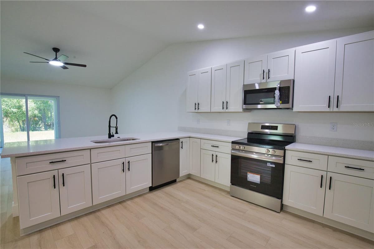 17147 and 17149 CARLEEN AVENUE — photo 10 of 46