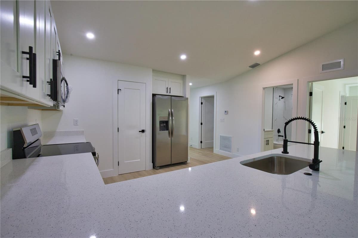 17147 and 17149 CARLEEN AVENUE — photo 11 of 46