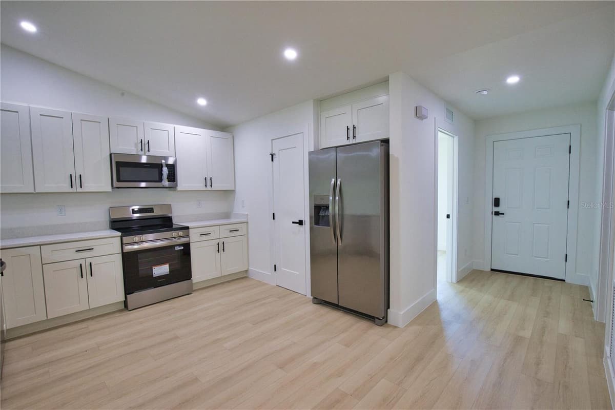 17147 and 17149 CARLEEN AVENUE — photo 12 of 46