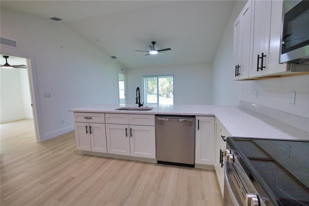 17147 and 17149 CARLEEN AVENUE — photo 9 of 46