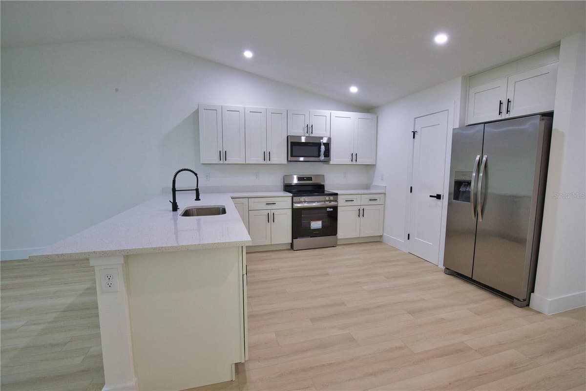 17147 and 17149 CARLEEN AVENUE — photo 8 of 46