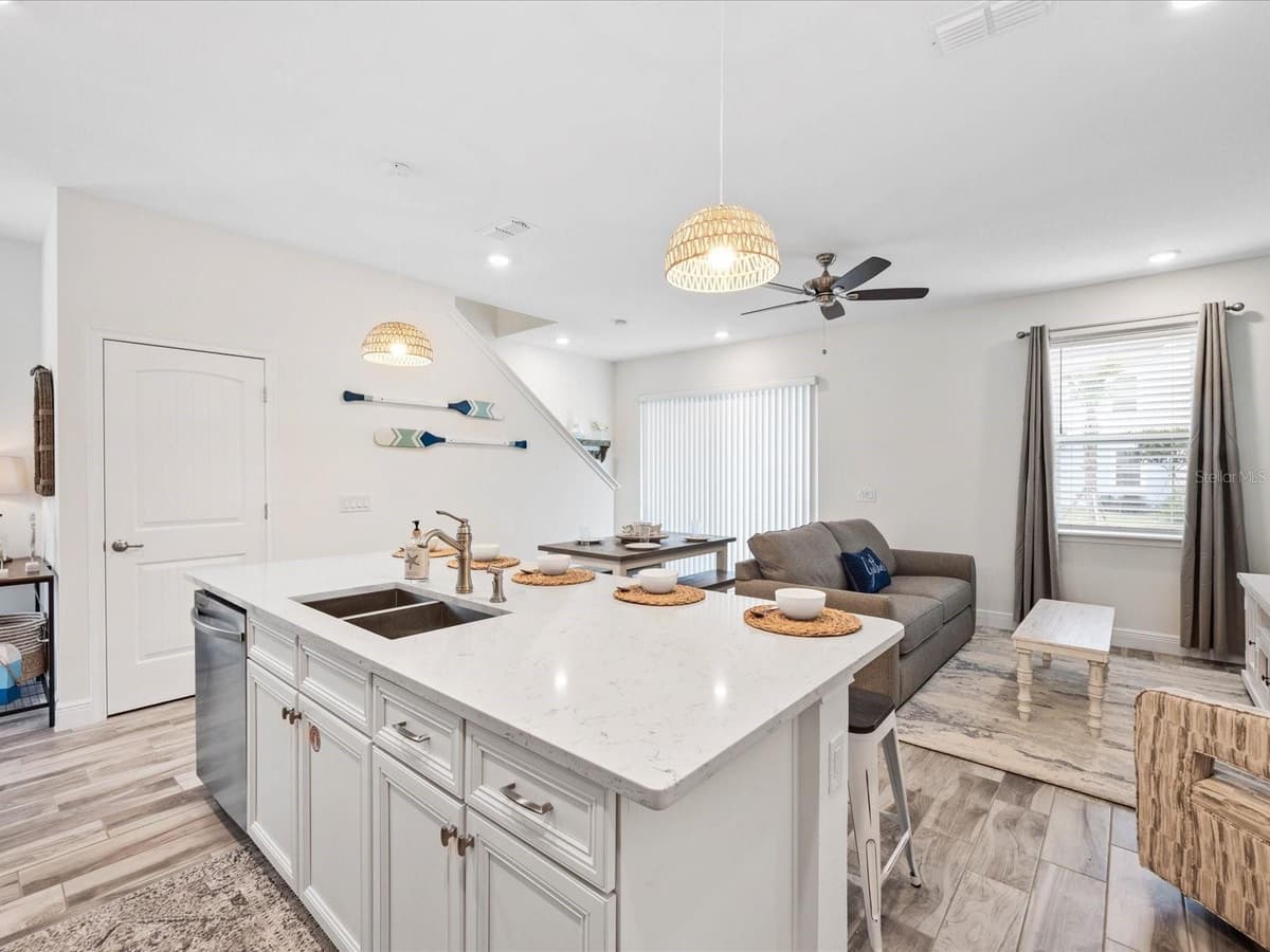 8217 SURF STREET — photo 13 of 60