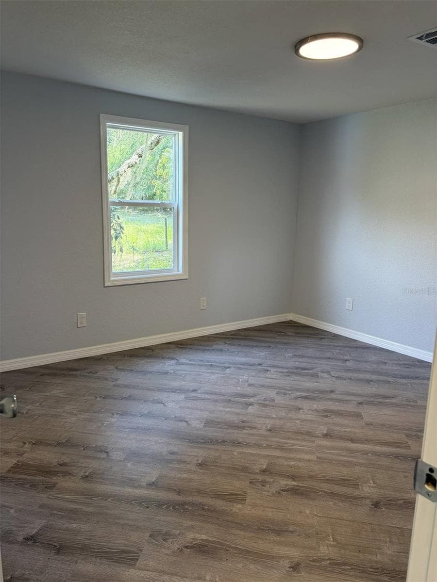 7654 NEWCASTLE COURT — photo 15 of 27