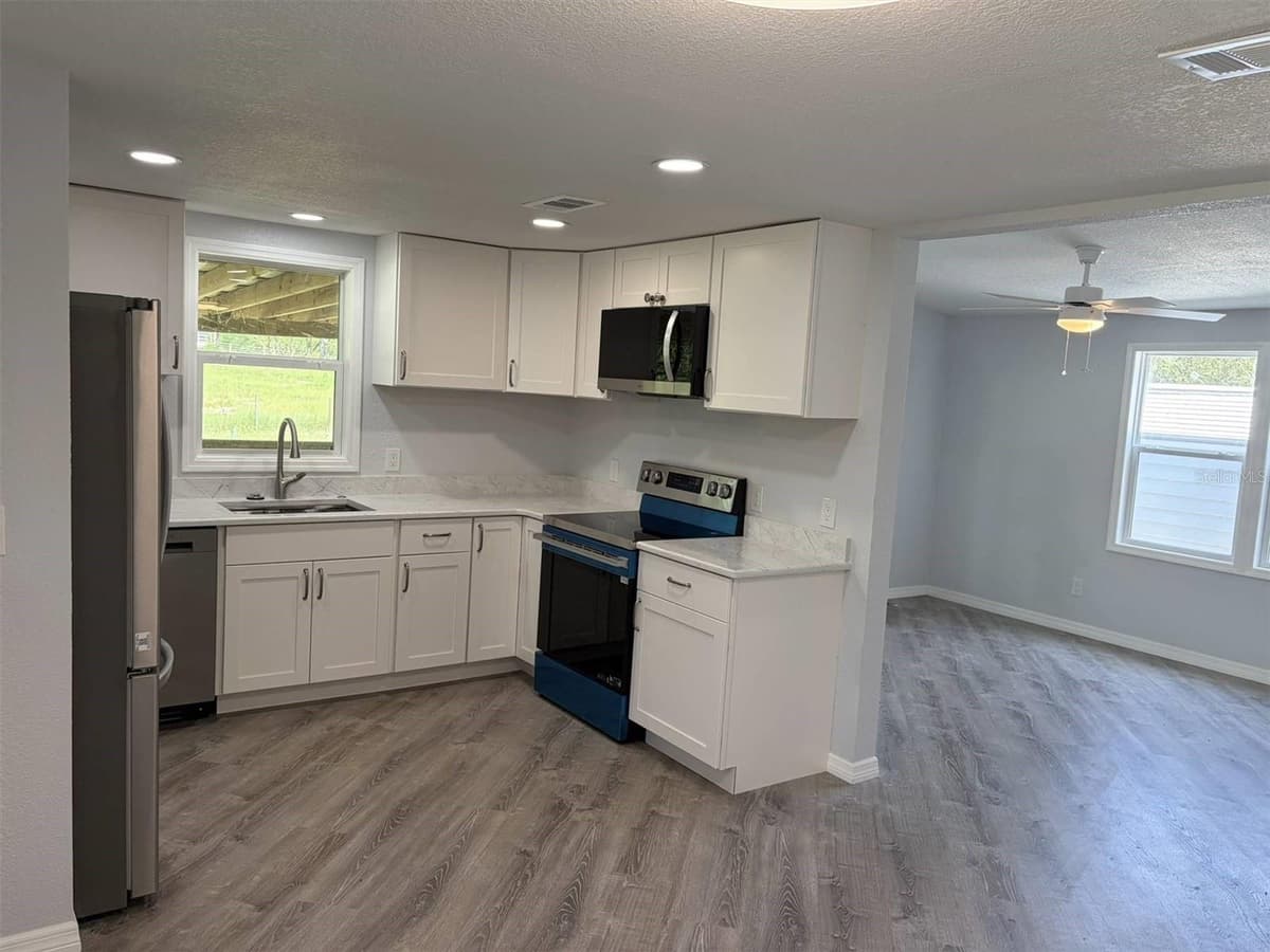7654 NEWCASTLE COURT — photo 7 of 27