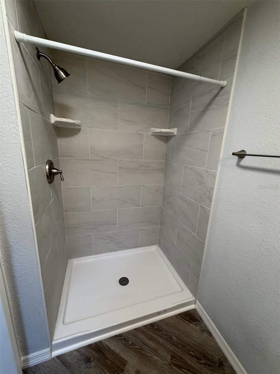 7654 NEWCASTLE COURT — photo 19 of 27