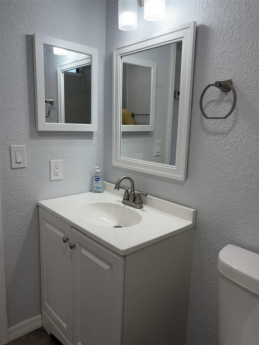 7654 NEWCASTLE COURT — photo 14 of 27