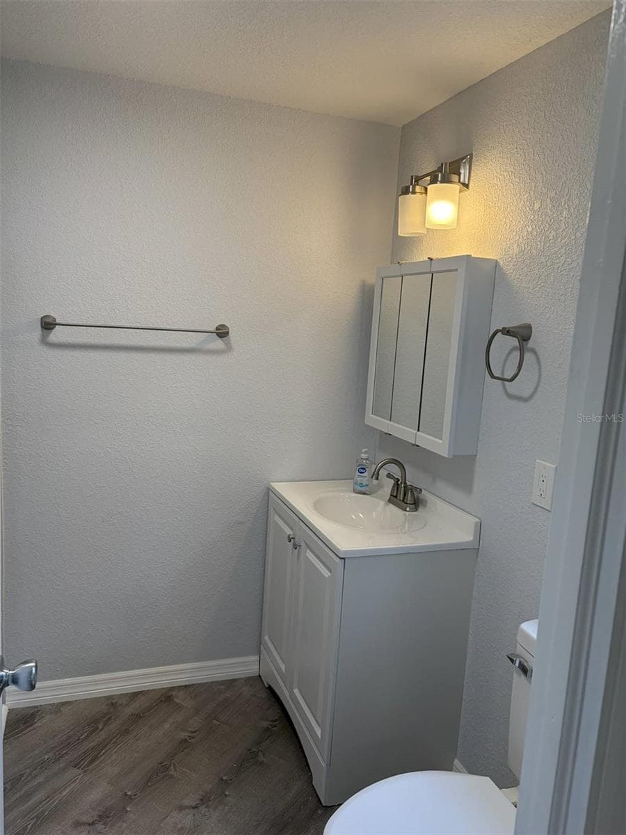 7654 NEWCASTLE COURT — photo 18 of 27