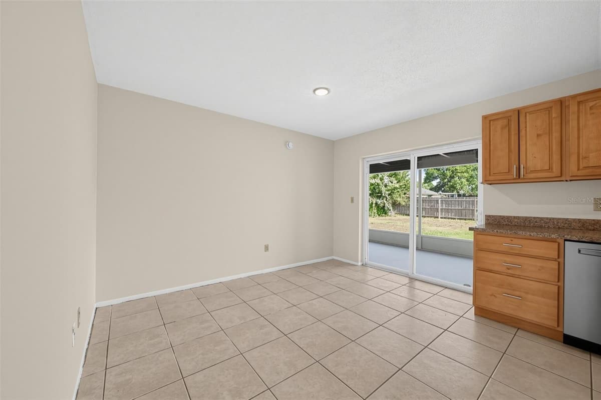 461 MERCER STREET — photo 10 of 18